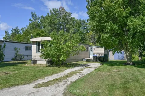 32 Shamrock Crescent Essa ON L3W 0A5