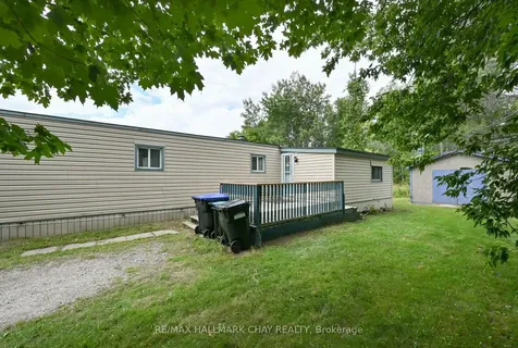 32 Shamrock Crescent Essa ON L3W 0A5
