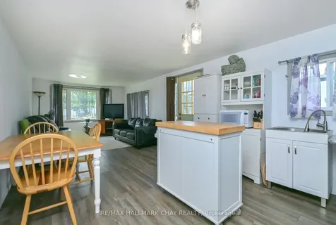 32 Shamrock Crescent Essa ON L3W 0A5