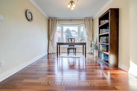 85 Marsh Harbour Court Aurora ON L4G 5Y8