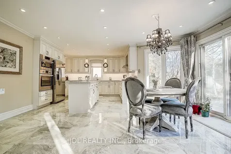 85 Marsh Harbour Court Aurora ON L4G 5Y8