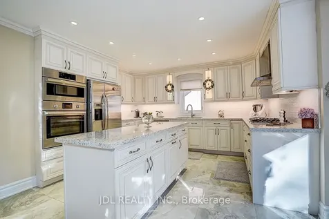 85 Marsh Harbour Court Aurora ON L4G 5Y8