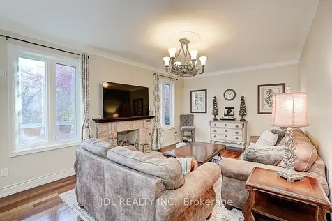 85 Marsh Harbour Court Aurora ON L4G 5Y8