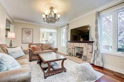 85 Marsh Harbour Court Aurora ON L4G 5Y8