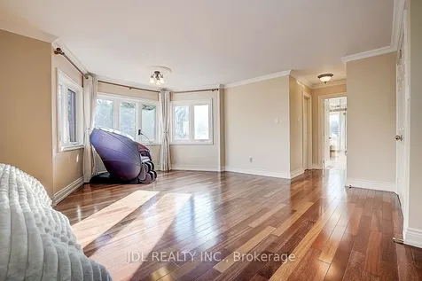 85 Marsh Harbour Court Aurora ON L4G 5Y8