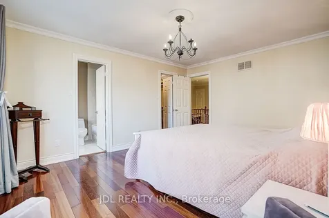 85 Marsh Harbour Court Aurora ON L4G 5Y8