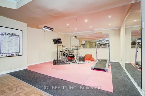 85 Marsh Harbour Court Aurora ON L4G 5Y8