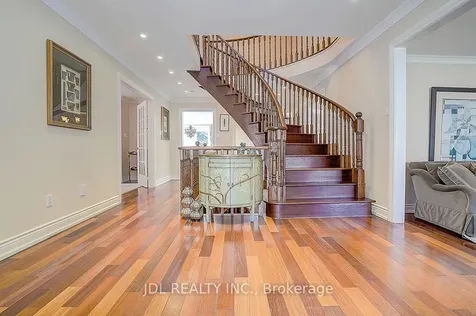 85 Marsh Harbour Court Aurora ON L4G 5Y8