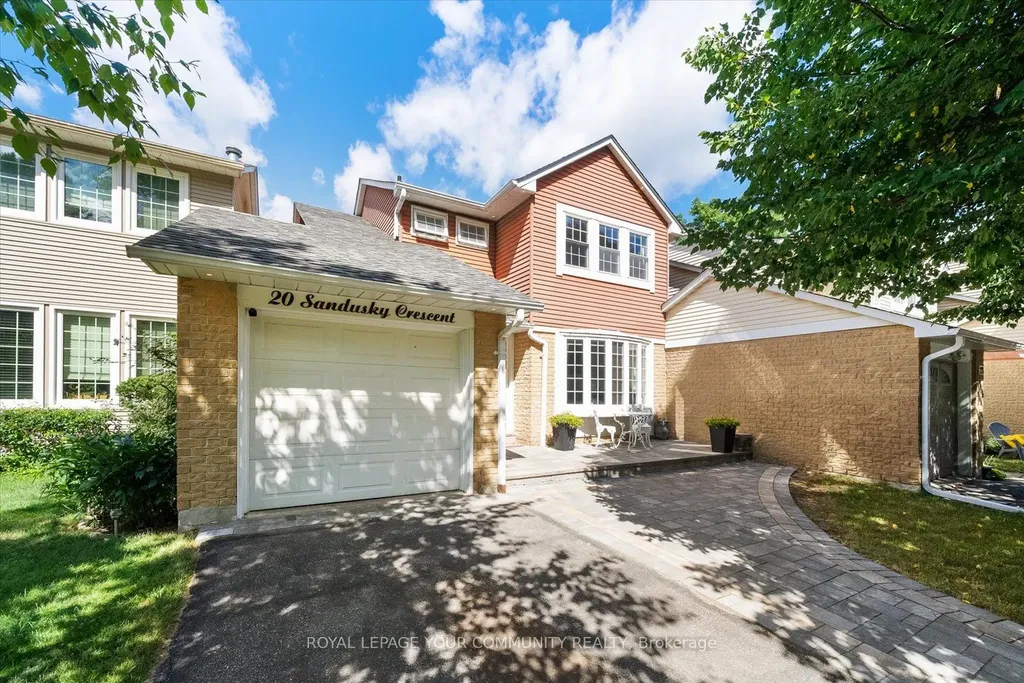 20 Sandusky Crescent Aurora ON L4G 3N4