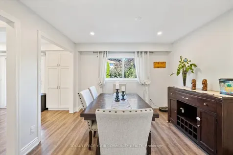 20 Sandusky Crescent Aurora ON L4G 3N4