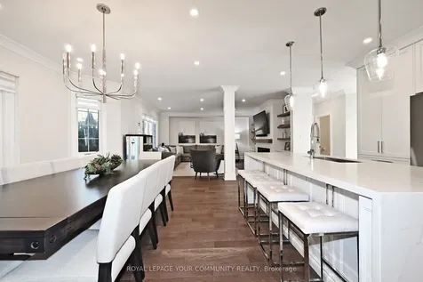 313 Willis Drive Aurora ON L4G 7M3