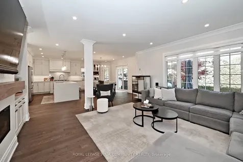 313 Willis Drive Aurora ON L4G 7M3