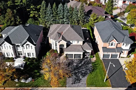 313 Willis Drive Aurora ON L4G 7M3