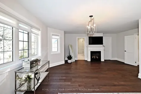 313 Willis Drive Aurora ON L4G 7M3