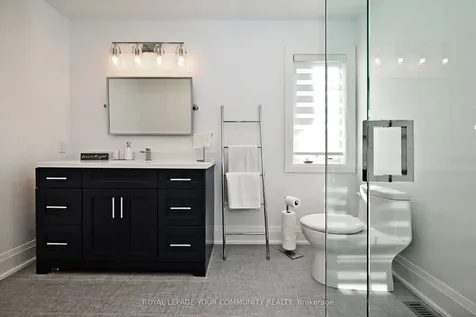 313 Willis Drive Aurora ON L4G 7M3