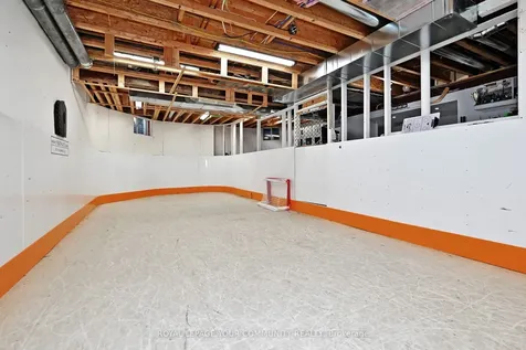 313 Willis Drive Aurora ON L4G 7M3