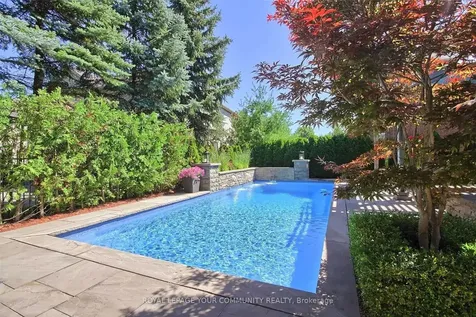 313 Willis Drive Aurora ON L4G 7M3