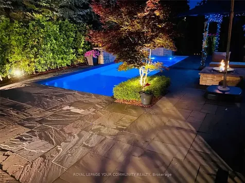 313 Willis Drive Aurora ON L4G 7M3