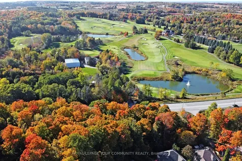 313 Willis Drive Aurora ON L4G 7M3