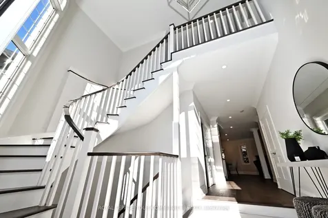 313 Willis Drive Aurora ON L4G 7M3