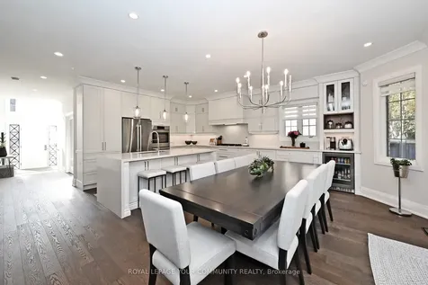 313 Willis Drive Aurora ON L4G 7M3