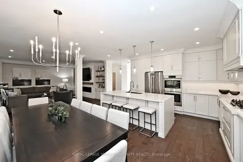 313 Willis Drive Aurora ON L4G 7M3