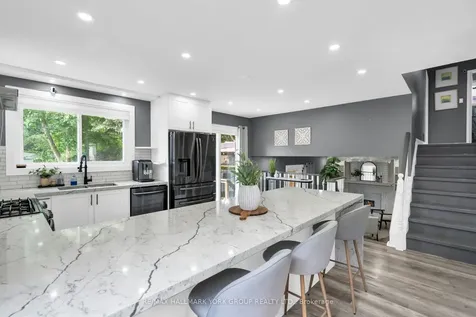 103 Wood Crescent Bradford West Gwillimbury ON L3Z 2G4