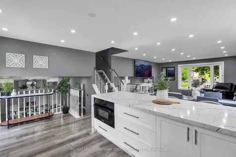 103 Wood Crescent Bradford West Gwillimbury ON L3Z 2G4