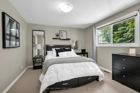 103 Wood Crescent Bradford West Gwillimbury ON L3Z 2G4