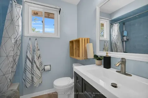 103 Wood Crescent Bradford West Gwillimbury ON L3Z 2G4