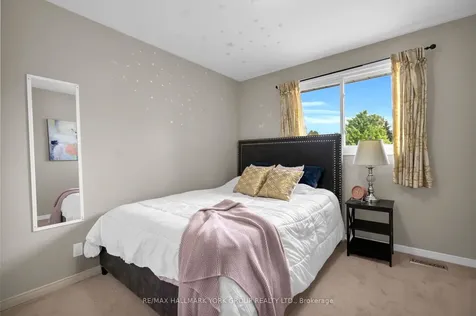 103 Wood Crescent Bradford West Gwillimbury ON L3Z 2G4