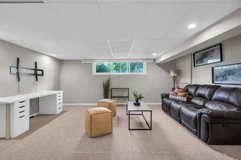 103 Wood Crescent Bradford West Gwillimbury ON L3Z 2G4