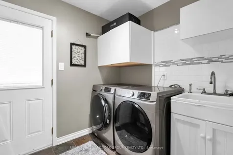 103 Wood Crescent Bradford West Gwillimbury ON L3Z 2G4