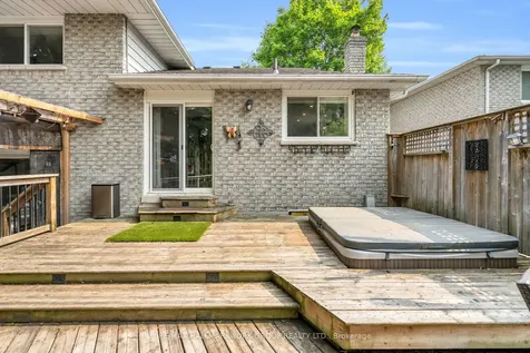 103 Wood Crescent Bradford West Gwillimbury ON L3Z 2G4