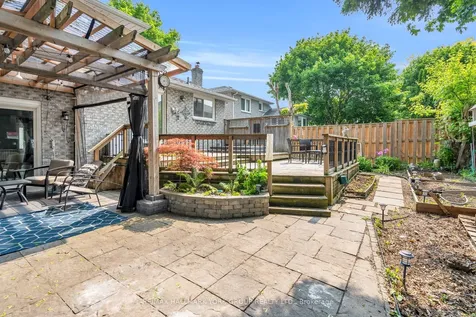 103 Wood Crescent Bradford West Gwillimbury ON L3Z 2G4