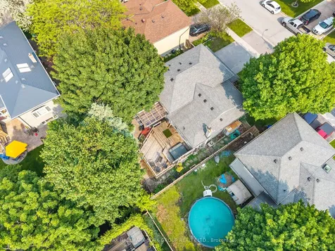 103 Wood Crescent Bradford West Gwillimbury ON L3Z 2G4