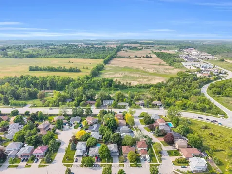 103 Wood Crescent Bradford West Gwillimbury ON L3Z 2G4