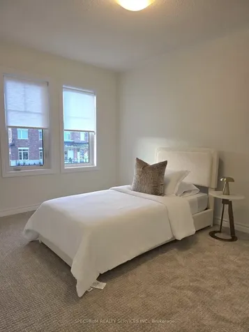 19 Inverness Way Bradford West Gwillimbury ON L3Z 0W4