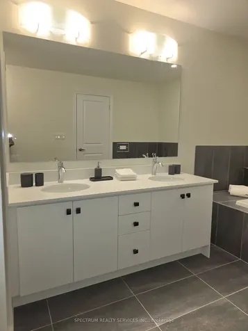 19 Inverness Way Bradford West Gwillimbury ON L3Z 0W4