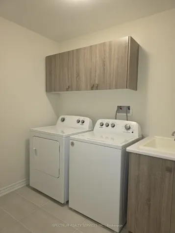 19 Inverness Way Bradford West Gwillimbury ON L3Z 0W4