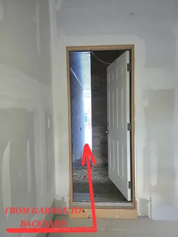 19 Inverness Way Bradford West Gwillimbury ON L3Z 0W4