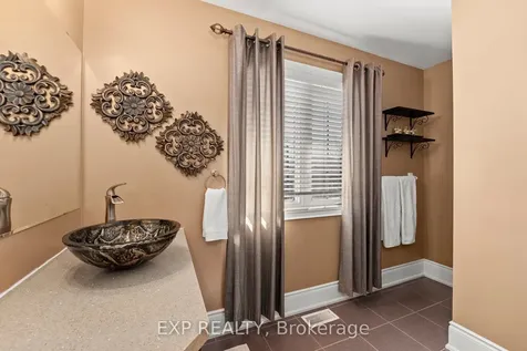 14 Weir Street Bradford West Gwillimbury ON L3Z 0K6