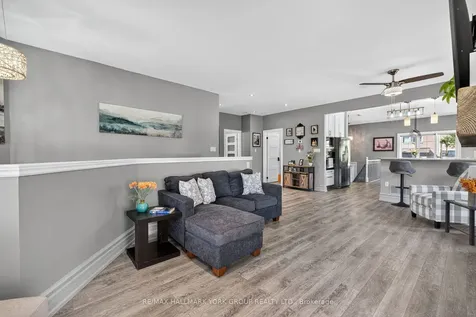 2 Hadley Court Aurora ON L4G 7E5