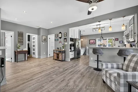 2 Hadley Court Aurora ON L4G 7E5