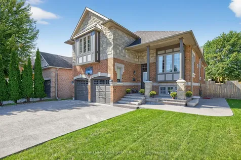 2 Hadley Court Aurora ON L4G 7E5