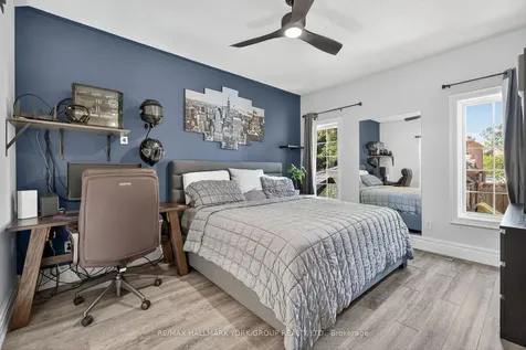 2 Hadley Court Aurora ON L4G 7E5