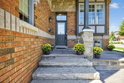 2 Hadley Court Aurora ON L4G 7E5