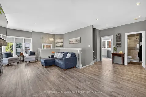 2 Hadley Court Aurora ON L4G 7E5