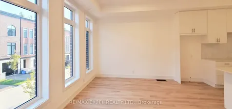 20 Chestnut Court Aurora ON L4G 4A4