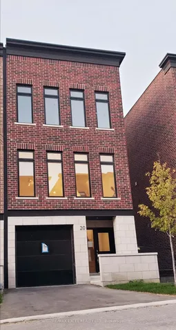 20 Chestnut Court Aurora ON L4G 4A4